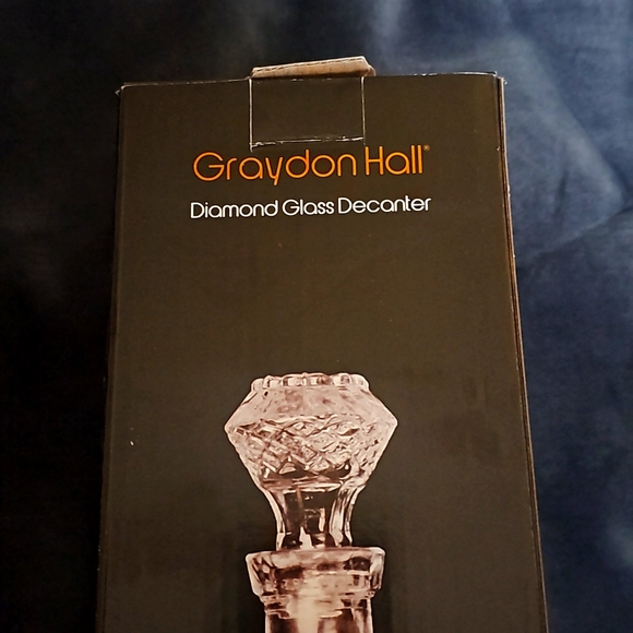 DIAMOND π GLASS DECANTER - Picture 3 of 6